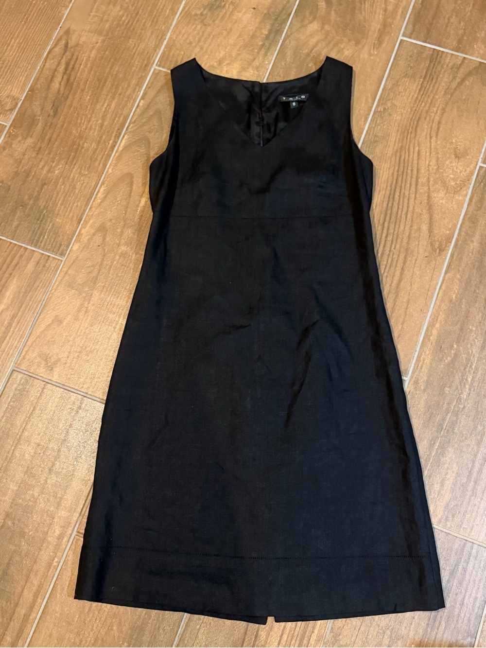 Trio New York Black Sleeveless V-Neck Shift Dress 100 linen fully lined